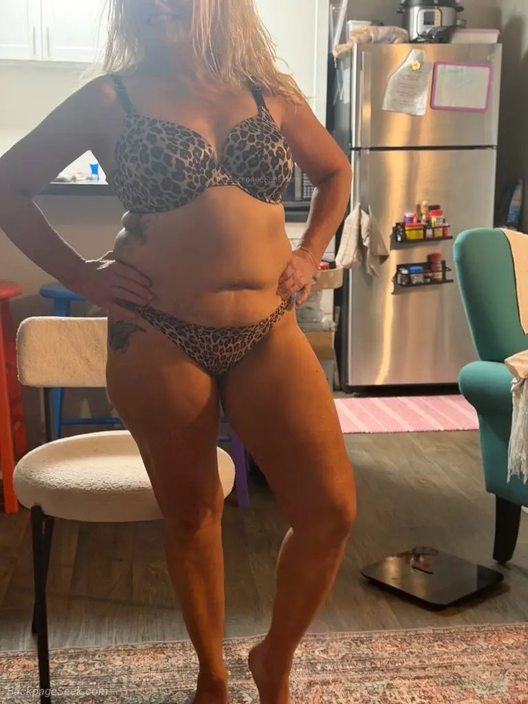 MISSING Pretty Kitty Have U Seen Her in Tampa – Women Seeking Men photo 4