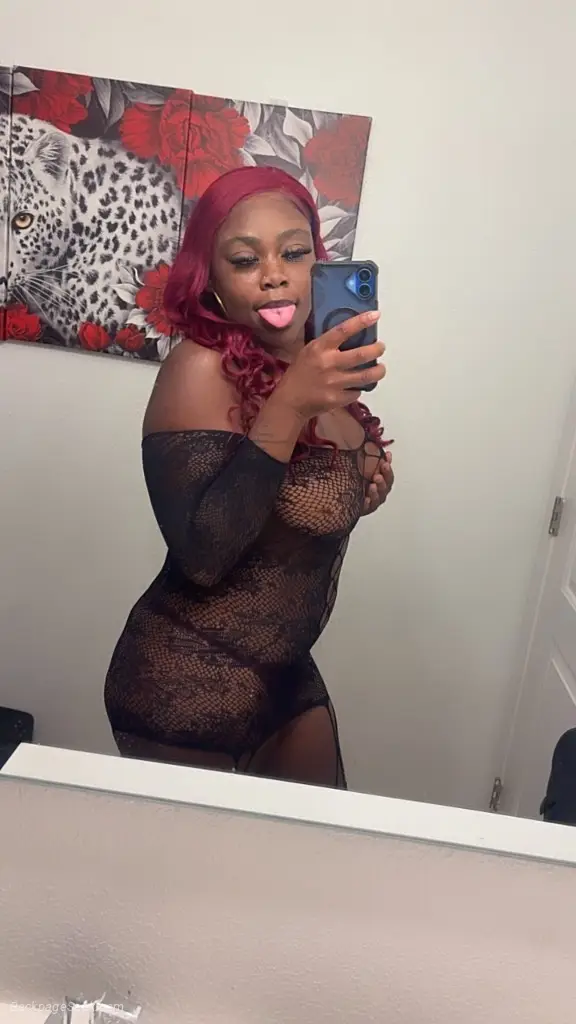 HEY BABY IM NEW IN TOWN COME HAVE SOME FUN WIT SOME CHOCOLAT... in Tucson – Women Seeking Men photo 2