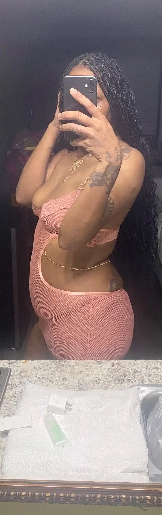 Hosting in Altoona/Duncansville Motel. Outcalls to All surrounding areas