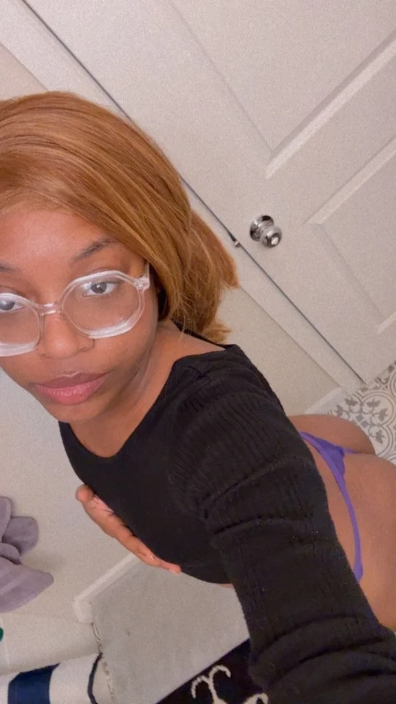 yall's fav is back whos horny Available NOW Cum over your es... in Denver – Women Seeking Men photo 2