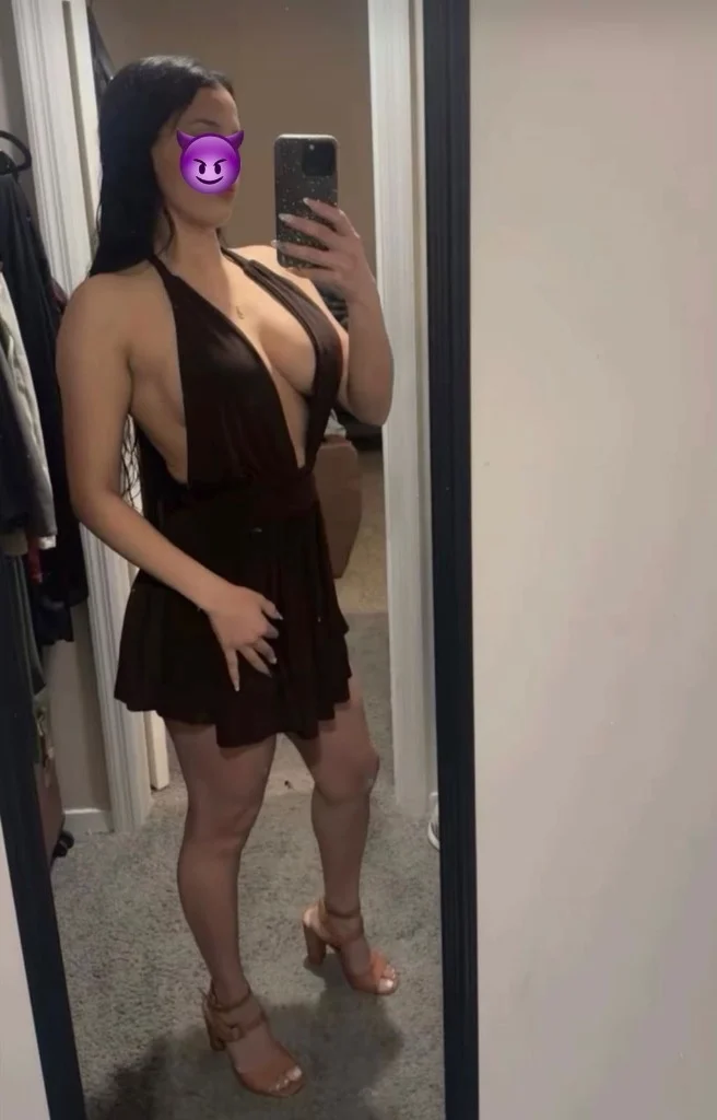Chica latina disponible