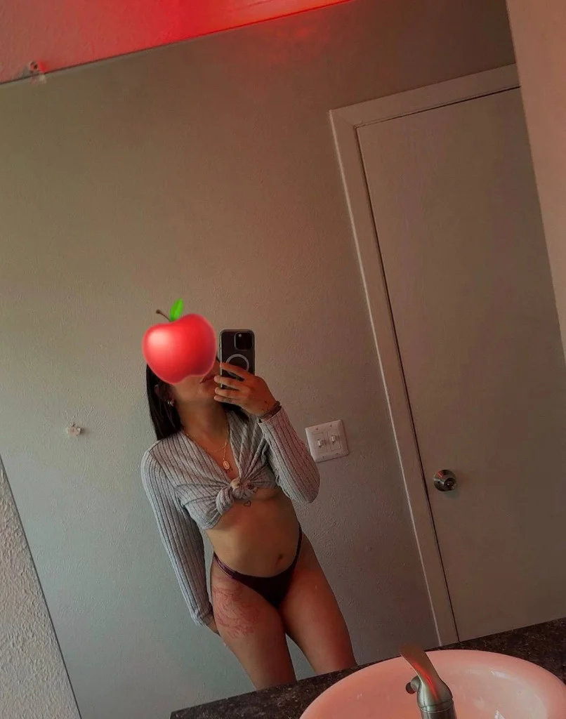 AVAILABLE LATINA SEXY ESCRIBEME PAPI SOY NUEVA EN EL AREA FO... in Denver – Women Seeking Men photo 5