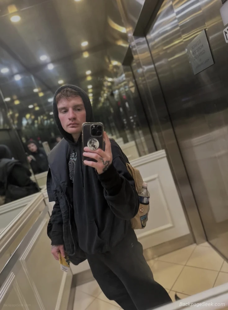 Confident Genuine Easygoing Trans Man in Vancouver – TS / Transgender photo 6