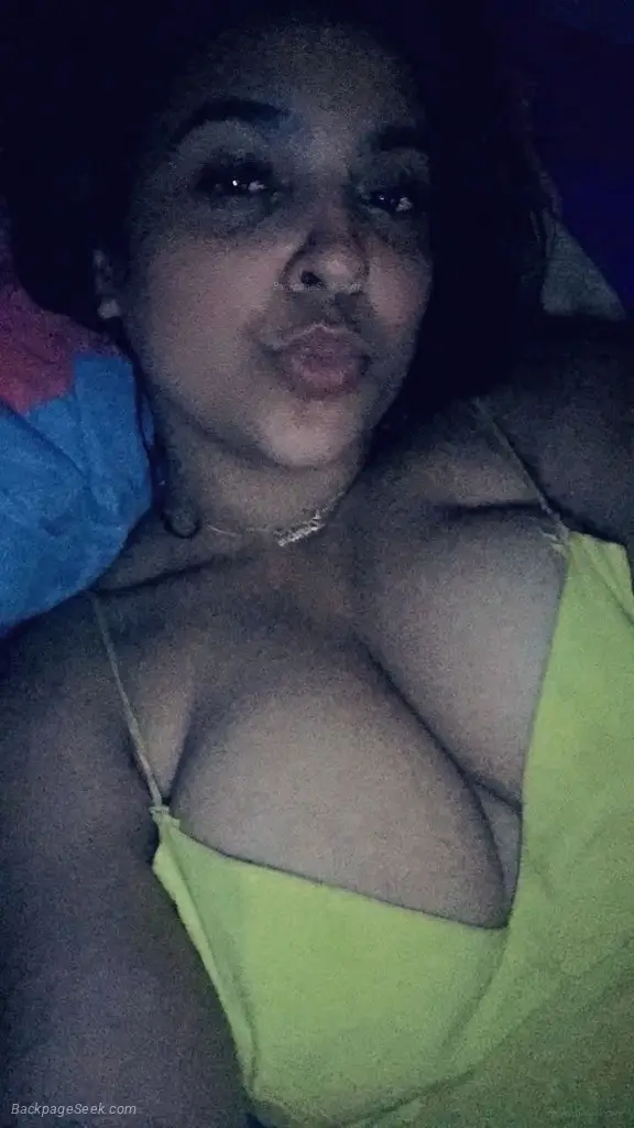 Beautiful, friendly Latina available for discreet and pleasant