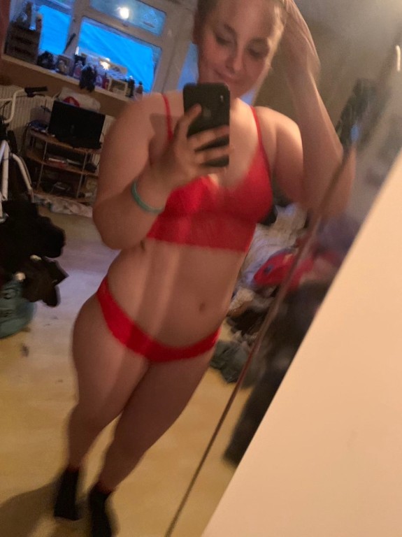 Available Now Incall & Outcall Car Fun Hotel in Warwick - Women Seeking Men