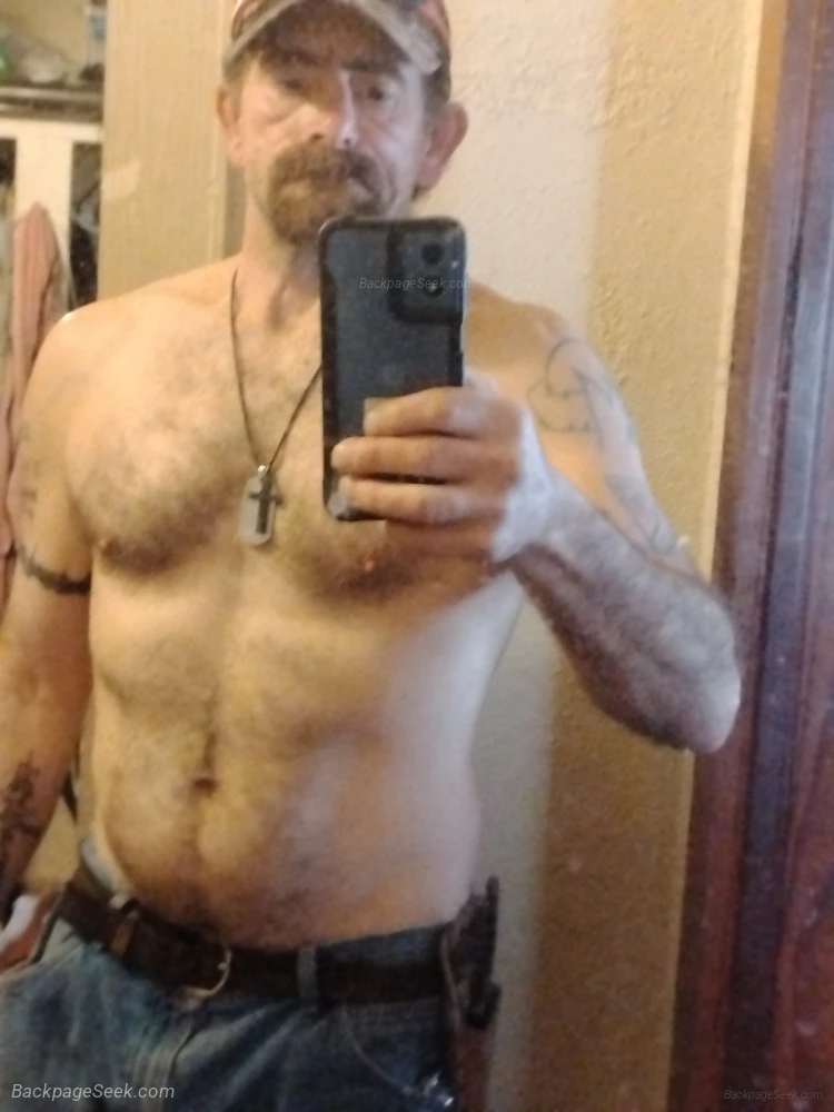 Cou looking to have fun wife's first time in Jonesboro - Couples Seeking Couples photo 4