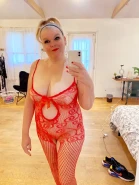 Sexy Busty Blonde Curvy MILF