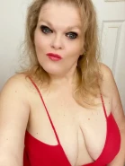 Sexy Busty Blonde Curvy MILF