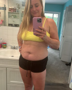 Do you like single mom 💦 Cum Play with Me