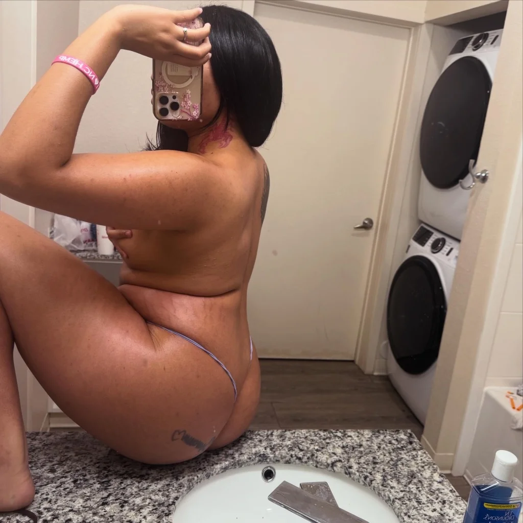 MZMAKE EM NUT in Akron – Women Seeking Men photo 6