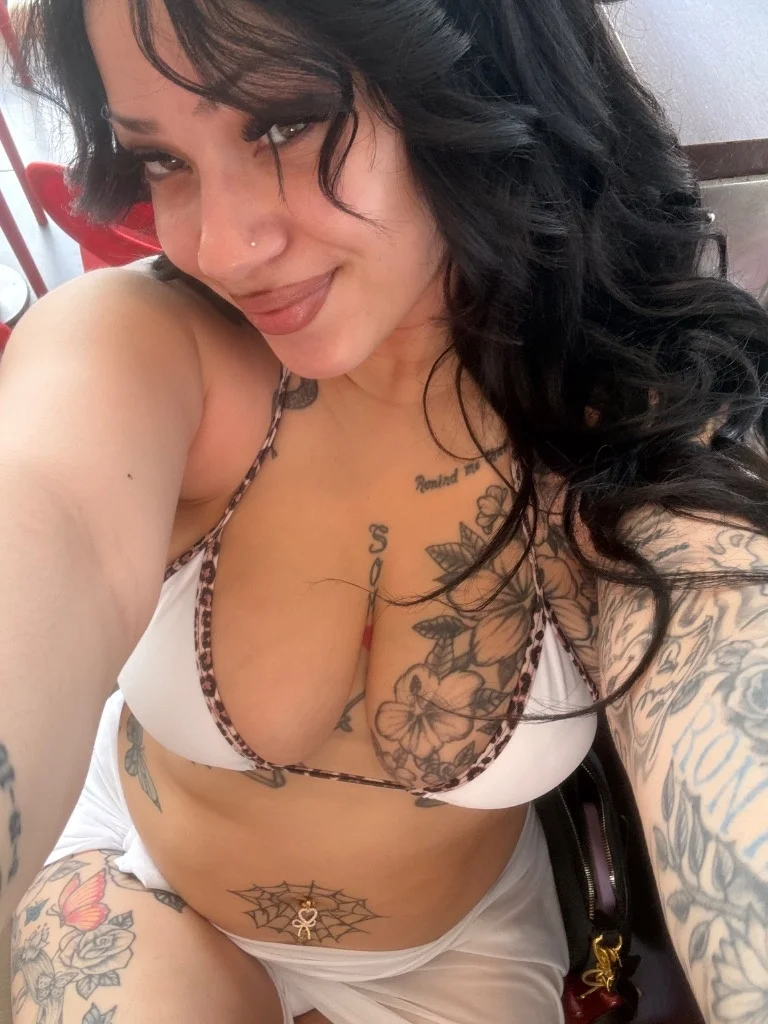 Wild Side Included Apply Within in Akron – Women Seeking Men photo 4