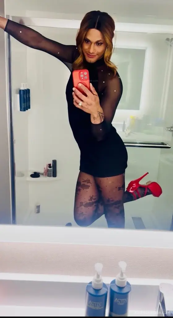 Lets have some fun fellas in Akron – Women Seeking Men photo 2