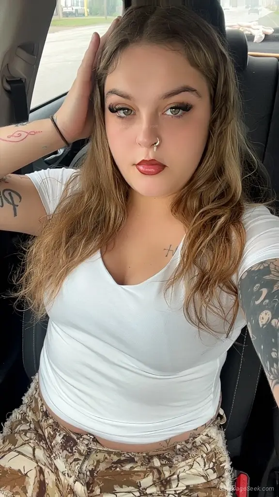 white tatted tight wet and fun in Akron – Women Seeking Men photo 2