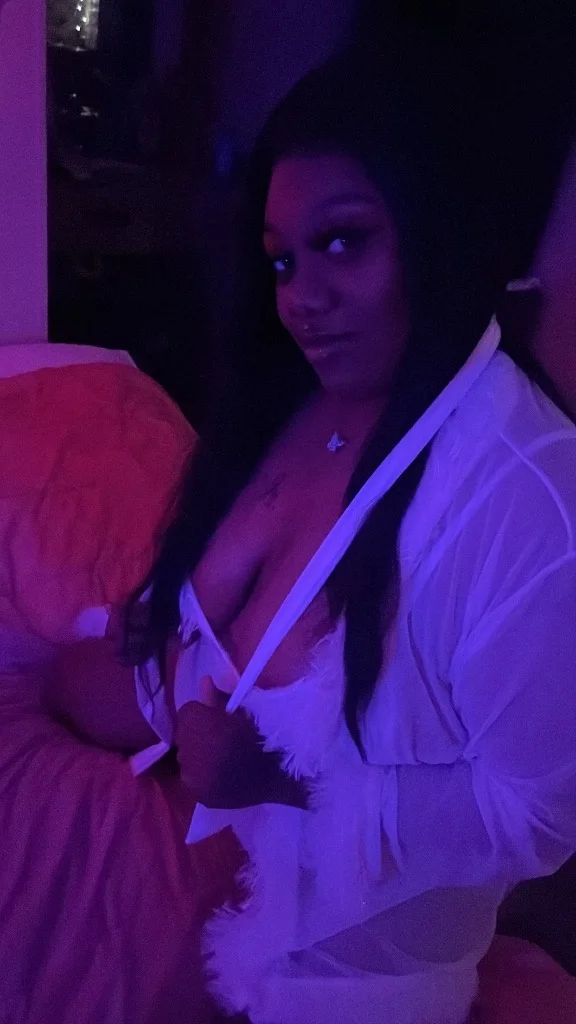 FRESH WET in Albany – Women Seeking Men photo 2