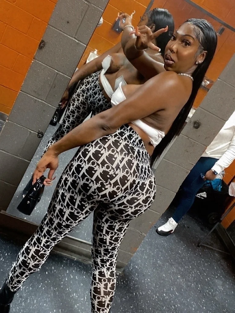 Juicy Booty Candy in Albany – Women Seeking Men photo 5