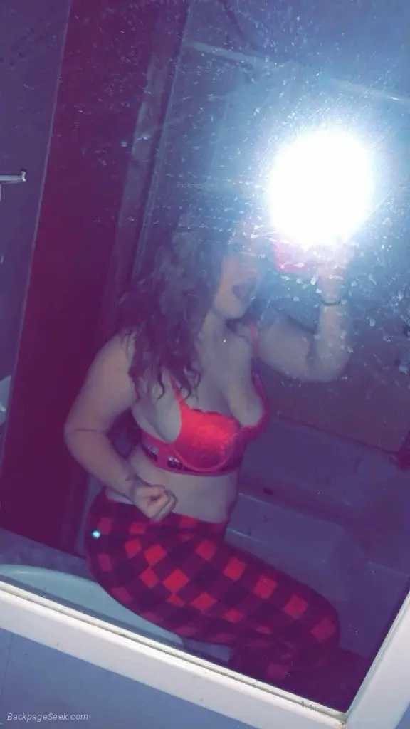 Fun Flirty Looking for Something Exciting in Albany – Women Seeking Men photo 2