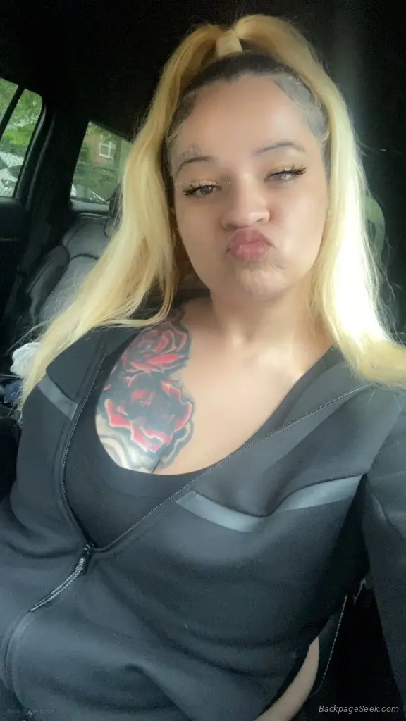 OUTCALLS YOUNG HOT MILF READY TO PLAY in Albany – Women Seeking Men photo 3
