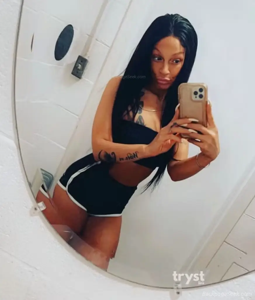 Sexy Italian Mistress in Albany – Women Seeking Men photo 3