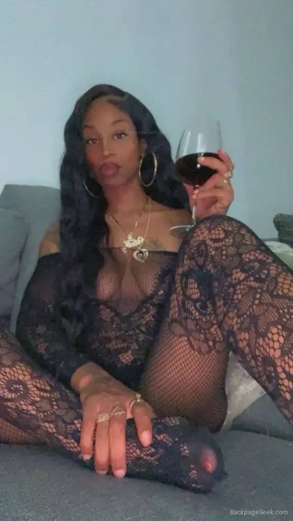 petite sexy in Albany – Women Seeking Men photo 3
