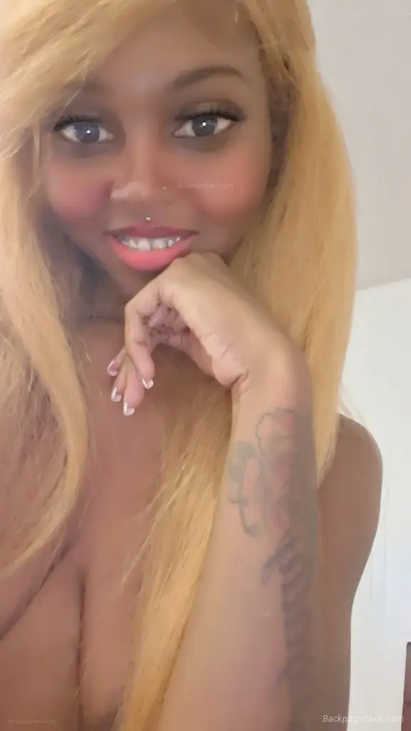 Im new on here new to town Im Sexy caramel with curves looki... in Albany – Women Seeking Men photo 3