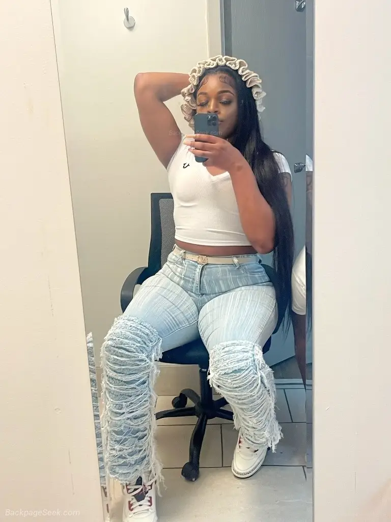 BIG BOOTY BIG DICKK CHELSEA BABYY in Albany – Women Seeking Men photo 5