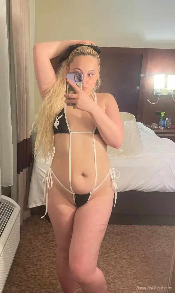 New blonde bombshell Cum steal my attention before everyone... in Allentown – Women Seeking Men photo 4
