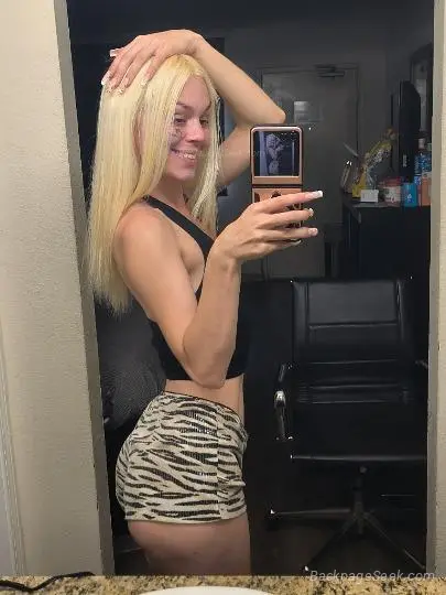 BLONDE BOMBSHELL Available for meetup& ft show& All Type Content Sell