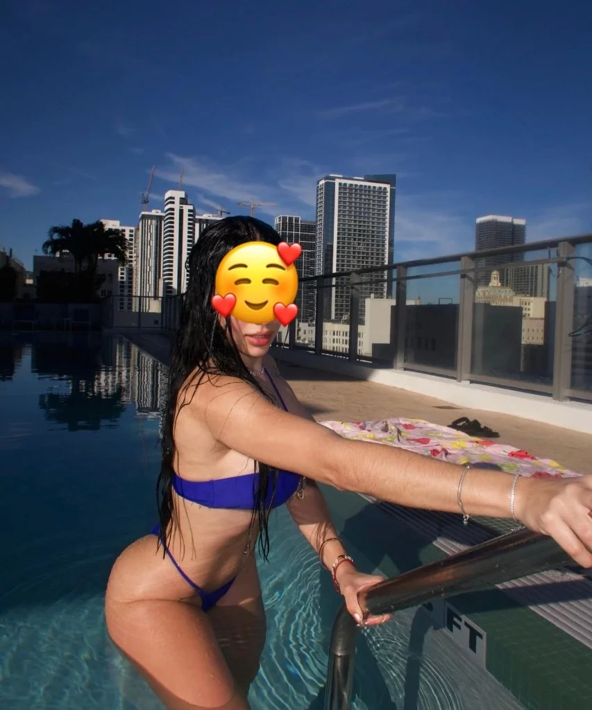 I m available for both Incall or outcall services.