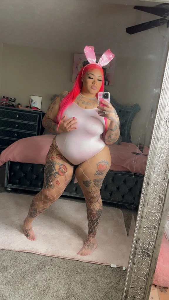 SLIPPERY AND WETT PRETTY THICK AND RED in Atlanta - Women Seeking Men photo 4