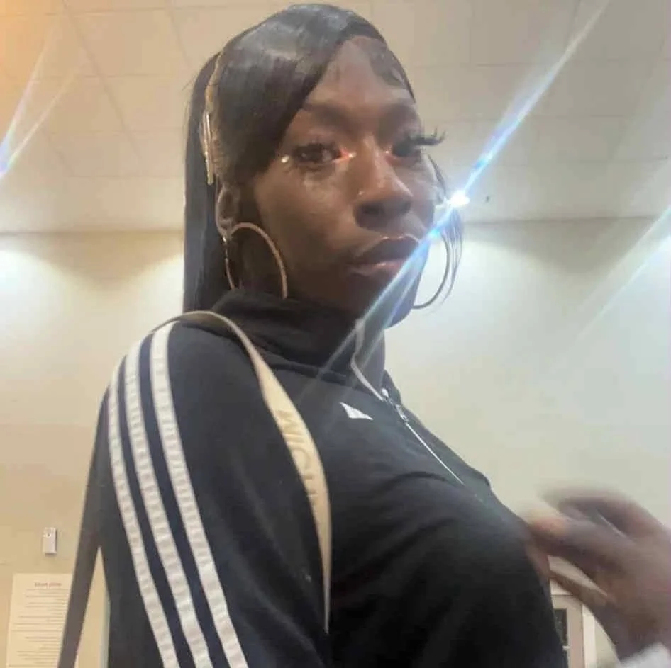 IM ONLY SPITTING OUT LISTERINE iSWALLOW in Atlanta – Women Seeking Men photo 2