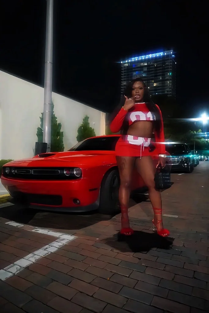 Marilyn MonHoe the Babysitter in Atlanta – Women Seeking Men photo 3