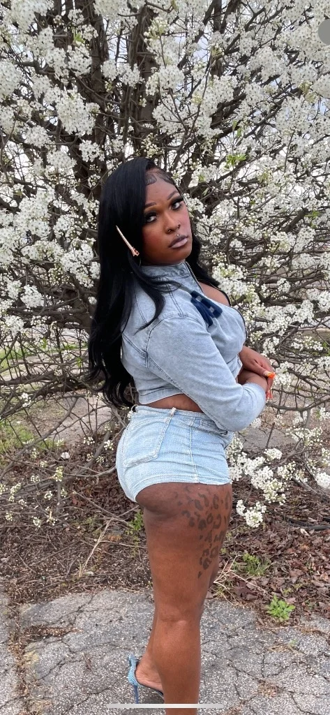 Marilyn MonHoe the Babysitter in Atlanta – Women Seeking Men photo 4