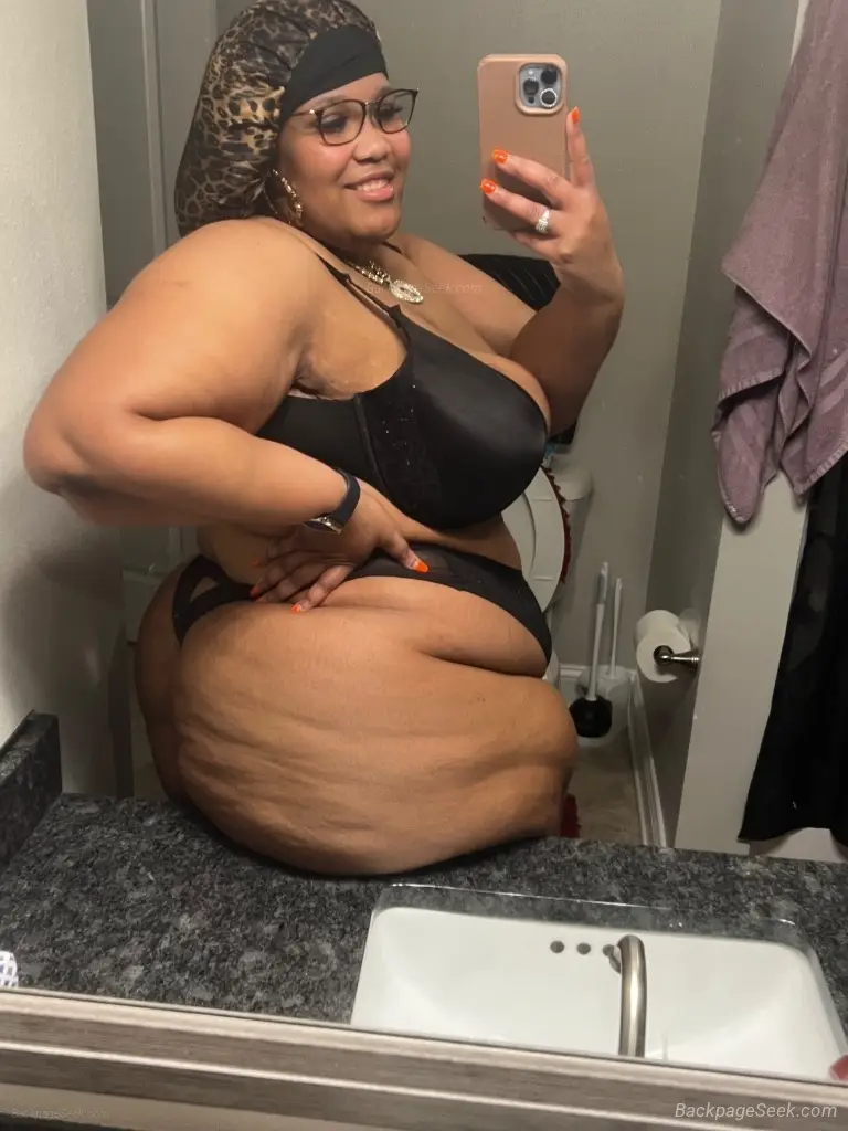 NEW BBW IN TOWN READY FOR YOU(IN/OUT) come have some fun IM WET AND
