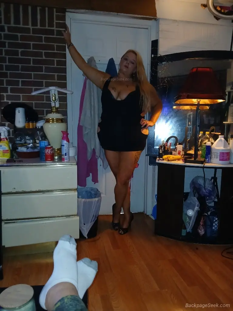 One thick white baddie who actually like to please youTwo if... in Atlanta – Women Seeking Men photo 4