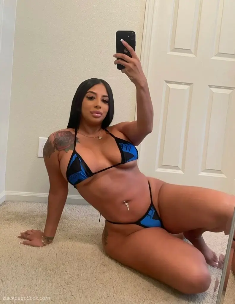 latina busty bombshell in Atlanta – Women Seeking Men photo 6