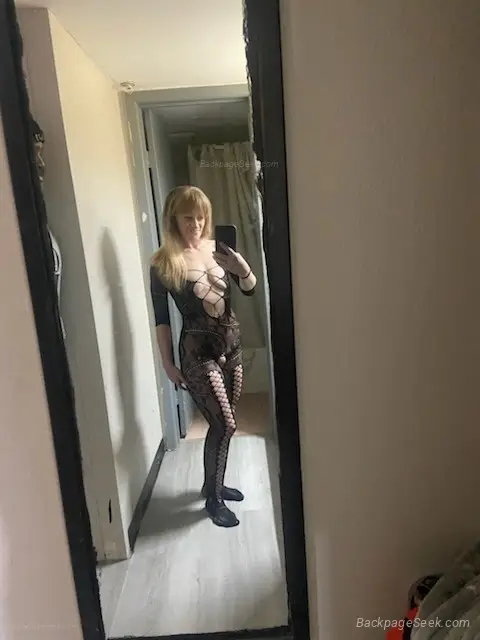 Blonde Bombshell MILF Alexis Awaiting Incalls ONLY in Atlanta – Women Seeking Men photo 3