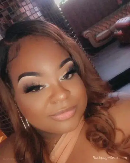 Indulge in Luxury Sophistication and Unmatched Pleasure in Atlanta – Women Seeking Men photo 4