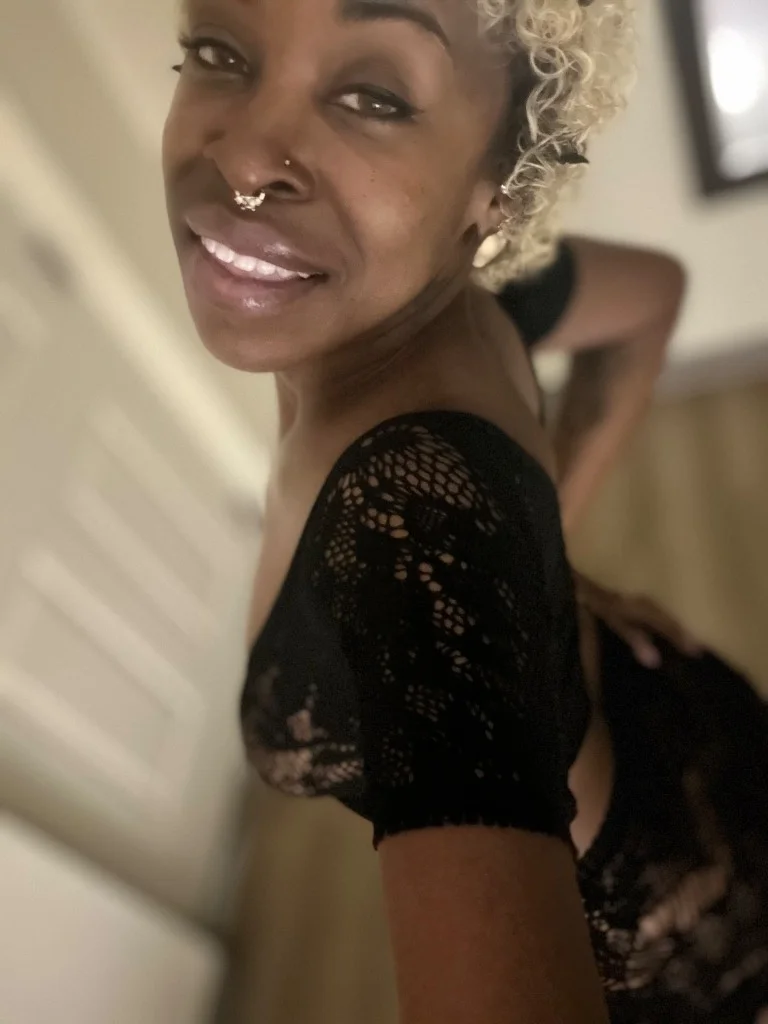 60 Early Bird Special Good Girl Available Now Simple to use... in Augusta – Women Seeking Men photo 2