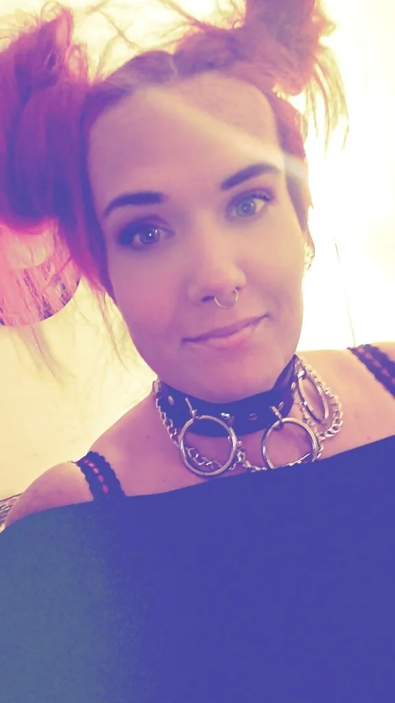 hot curvy brunette ready to drain you dry in Augusta - Women Seeking Men photo 2