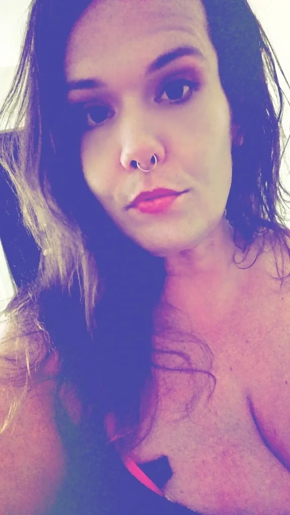 hot curvy brunette ready to drain you dry in Augusta - Women Seeking Men photo 3