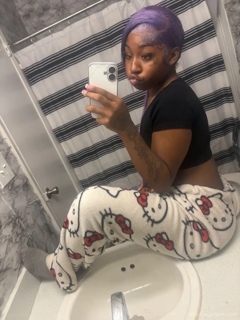 hey pussy come tight Yungg tight