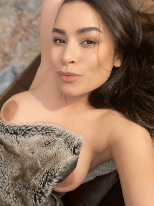 Perfect body and irresistible curves Available 24/7