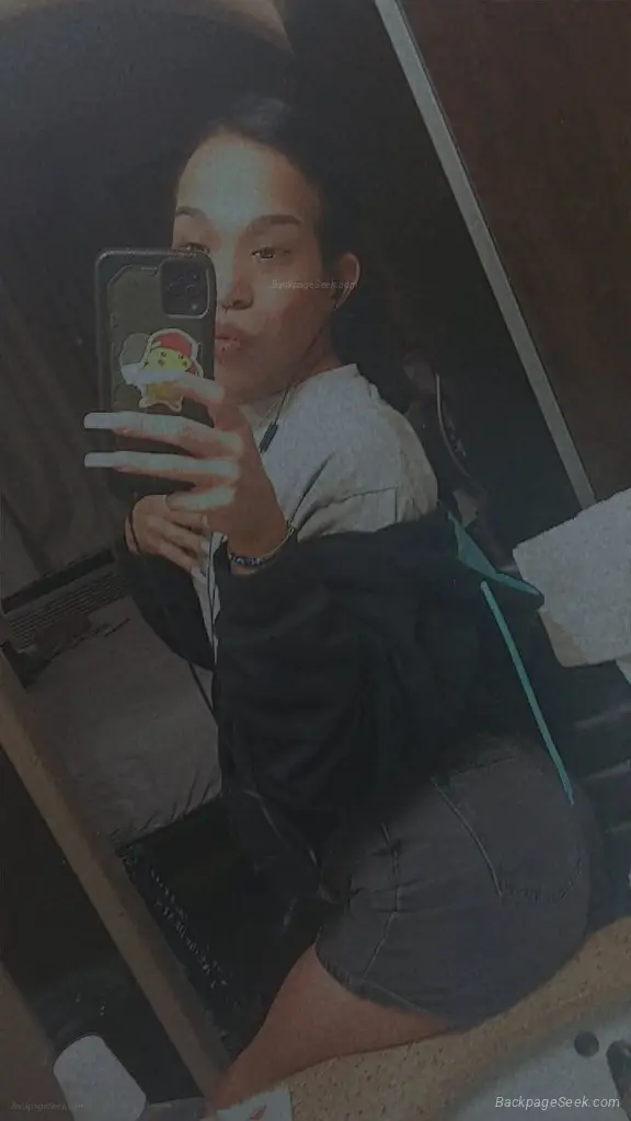 hey im back lets hang out - trans in Austin – Women Seeking Men photo 3