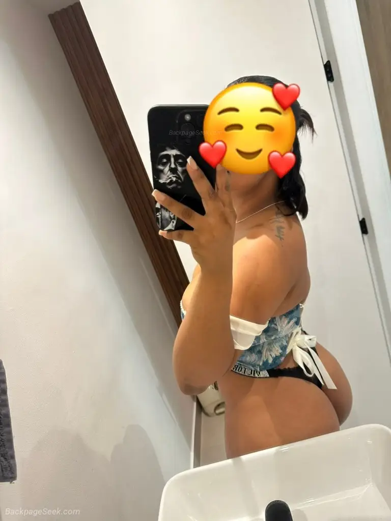 REAL HOT AND SEXY LATINA BABE REAL PICTURES