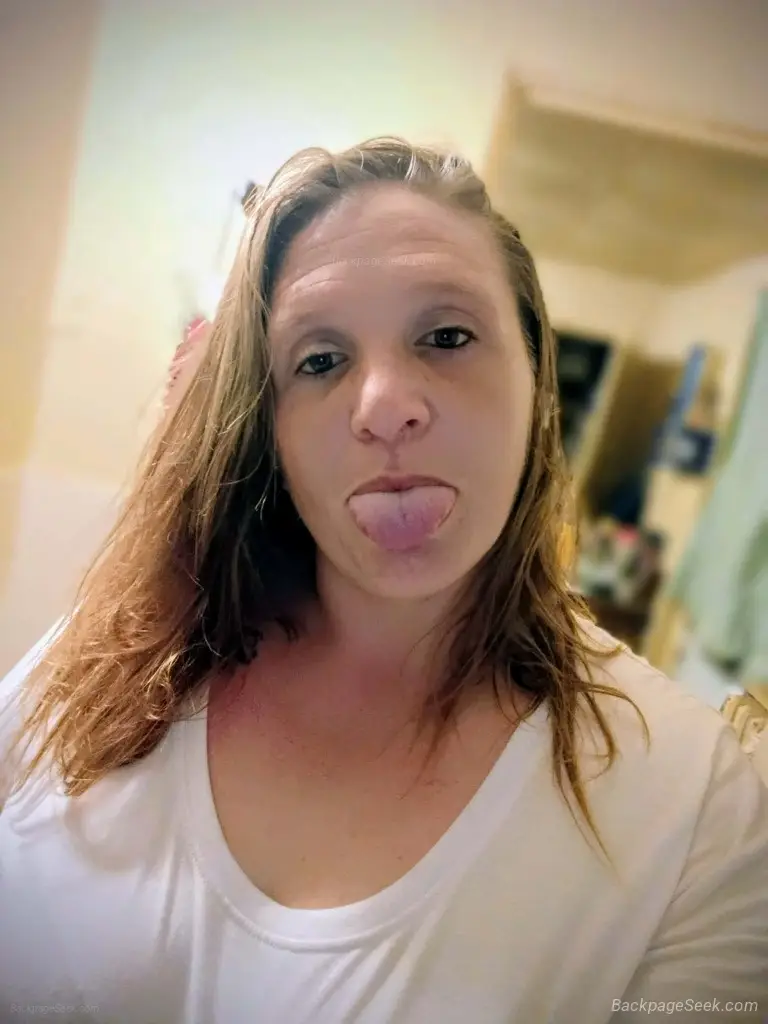 I'm a nice girl available outgoing Southern Bombshell in Austin – Women Seeking Men photo 4