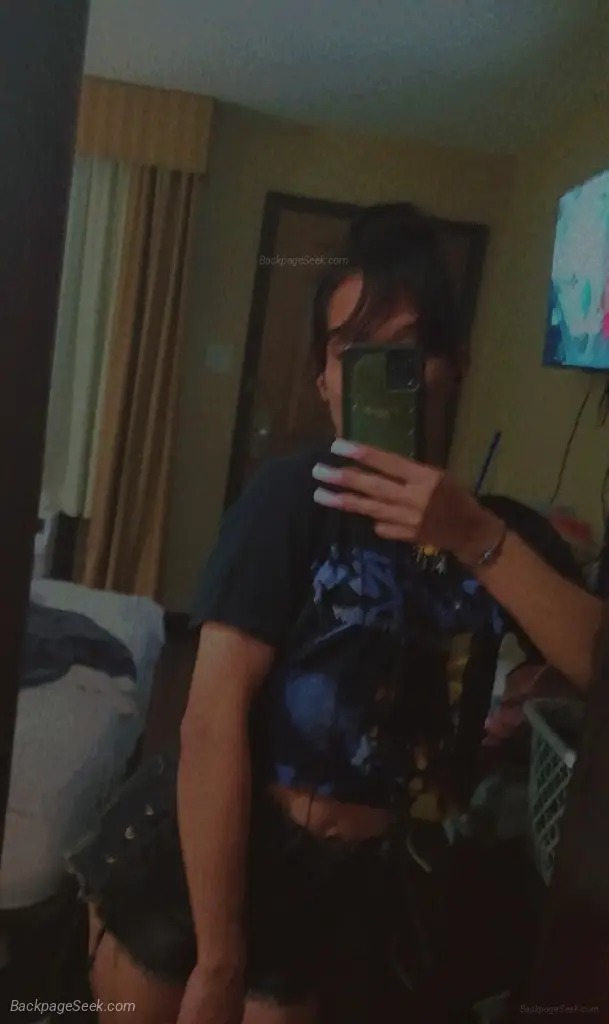 hey im back lets hang out - trans in Austin – Women Seeking Men photo 4