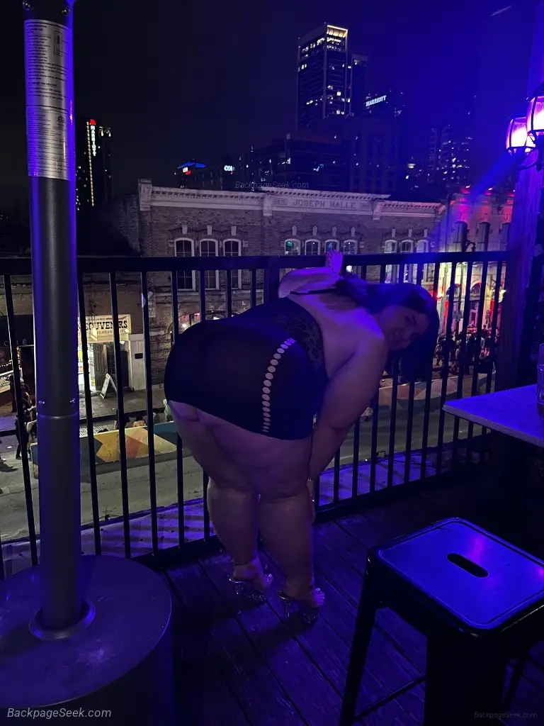 QV SALE FEW DAYS ONLY COME SEE WHY THE LOVE ME in Austin – Women Seeking Men photo 3