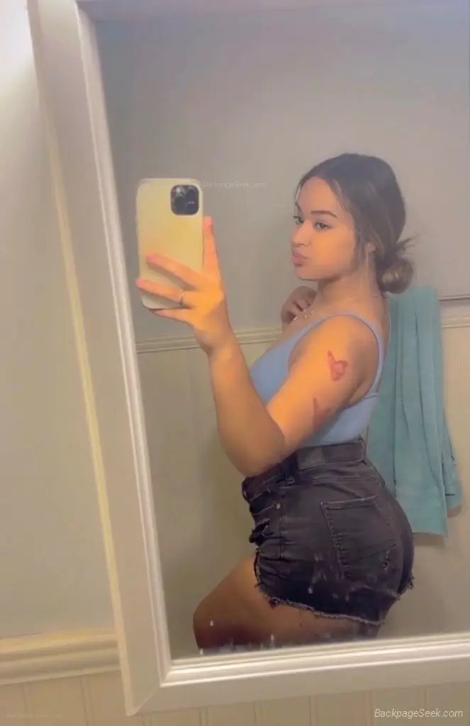 I'm available to brighten your day in Austin – Women Seeking Men photo 2