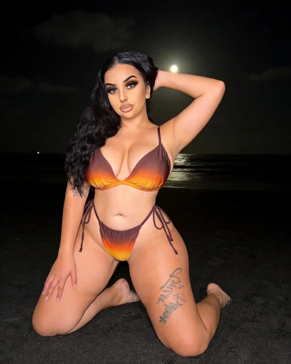 Pre Book now Big Booty ARMENIAN Hottie