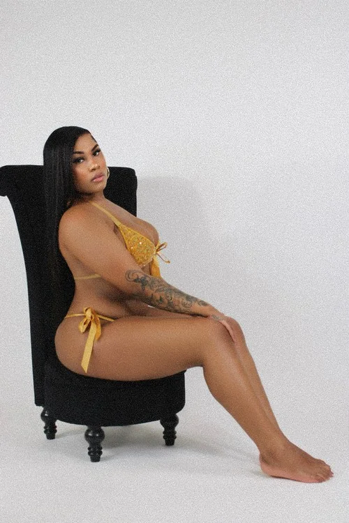 Curvy lightskin in Bakersfield – Women Seeking Men photo 6